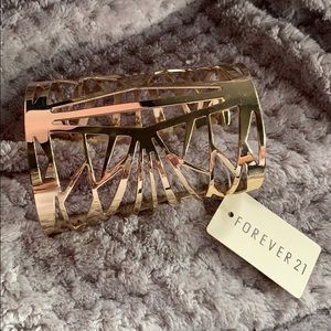BNWT F21 large gold cuff bracelet